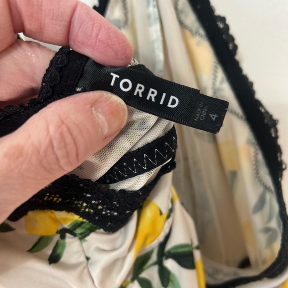 Torrid Lemon Print Bralette Size 4 Good - Picture 3 of 4